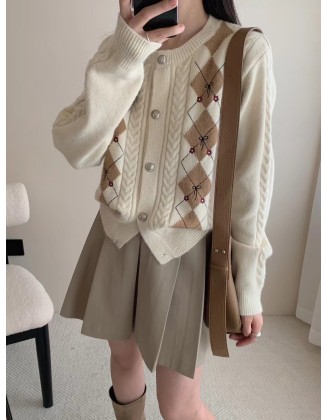 Retro lattice color collision knitted cardigan female autumn new loose gentle wind versatile soft round neck sweater coat